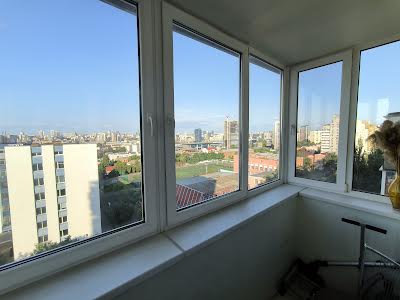 квартира за адресою Стадіонна вул., 13