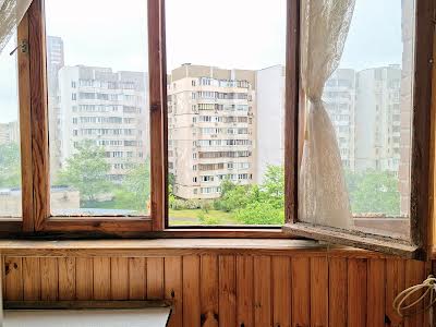 квартира за адресою Київ, Драгоманова вул., 17