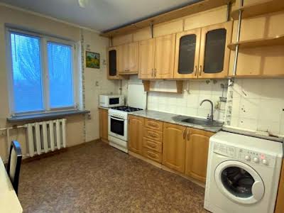 квартира за адресою Паркова вул., 76