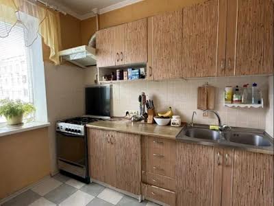 квартира за адресою Озерна вул., 14