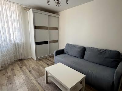квартира за адресою Академіка Амосова вул., 63