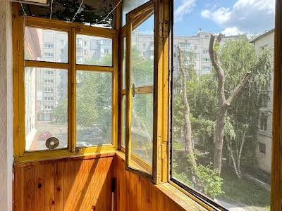 квартира за адресою Празька вул., 27