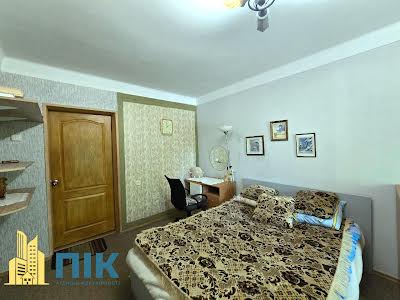 квартира за адресою Романа Ратушного вул. (Волгоградська), 33