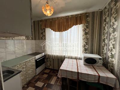 квартира за адресою Перемоги просп., 70