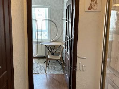 квартира за адресою Софії Русової вул., 7