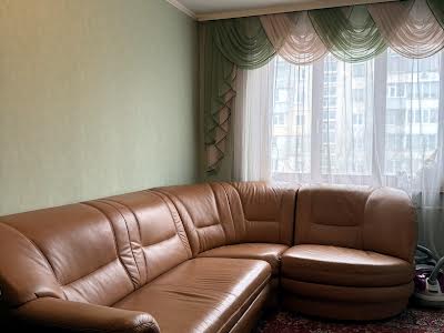 квартира за адресою Академіка Булаховського вул., 24