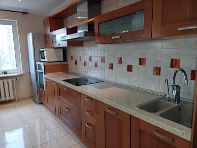 квартира за адресою Машинобудівна вул., 21