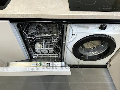 квартира по адресу Салютная ул., 2