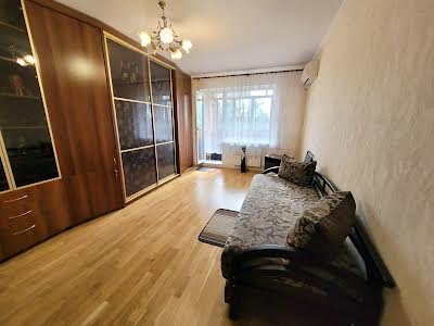 квартира за адресою Ризька вул., 16
