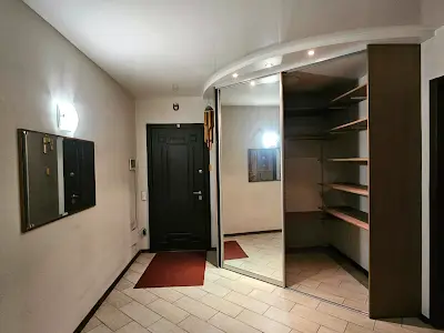 квартира за адресою Дніпровська набережна вул., 25