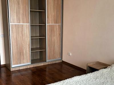 квартира за адресою Миколи Вінграновського вул., 2