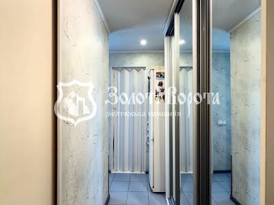 квартира за адресою Автозаводська вул., 25
