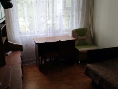 квартира за адресою Академіка Булаховського вул., 42/43