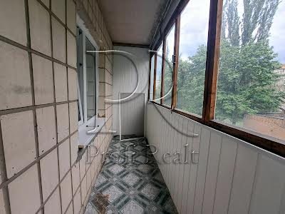 квартира по адресу Авиаконструктора Антонова ул., 15А
