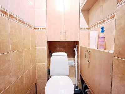 квартира за адресою Ревуцького вул., 18