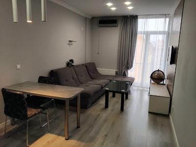 квартира за адресою Регенераторна вул., 4