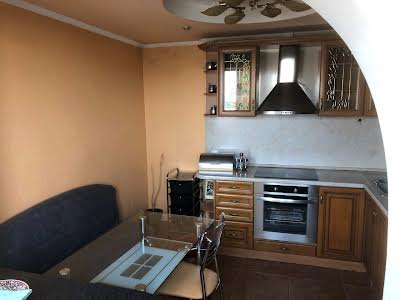 квартира за адресою Богатирська вул., 16