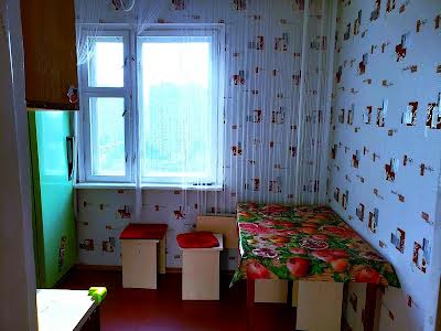 квартира за адресою Анни Ахматової вул., 25