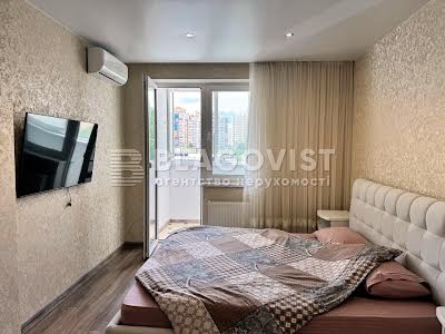 квартира по адресу Ревуцкого ул., 40г