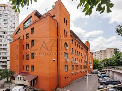 комерційна за адресою Дегтярівська вул., 33Б