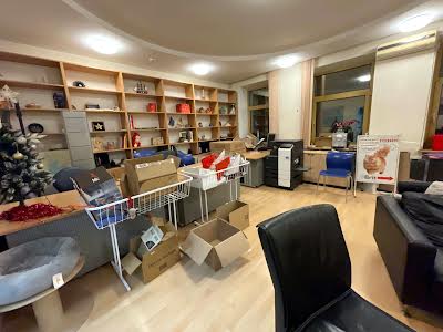 комерційна за адресою Бульварно-Кудрявська вул. (Воровського), 31-А