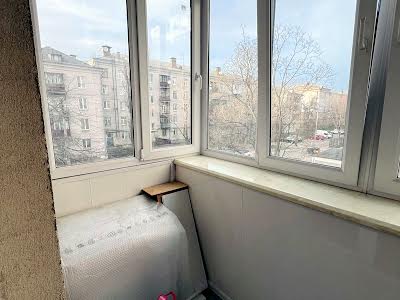 квартира по адресу Строителей ул., 30