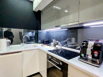 квартира за адресою Регенераторна вул., 4 к14