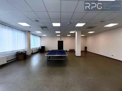 комерційна за адресою Пшенична вул., 8