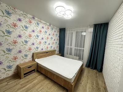 квартира по адресу Ревуцкого ул., 40-В