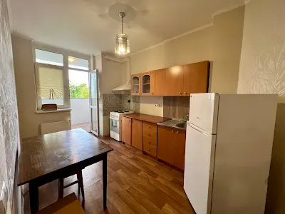 квартира за адресою Ревуцького вул., 7-В