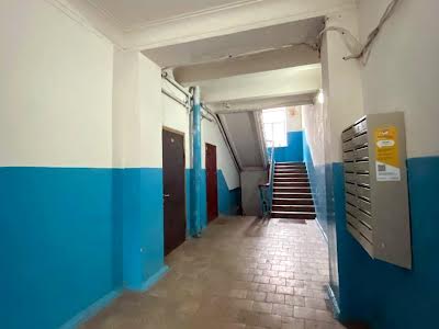 комерційна за адресою Київ, Гарматна вул., 33/1