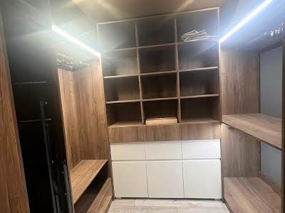 квартира за адресою Раїси Окіпної вул., 18