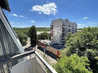 квартира за адресою Михайла Стельмаха вул., 6