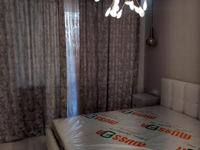 квартира по адресу Ревуцкого ул., 9