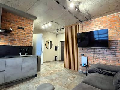 квартира за адресою Липківського, 33а