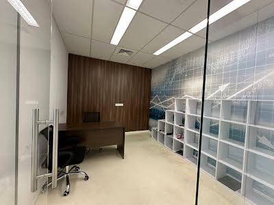 коммерческая по адресу Кловский спуск, 7a