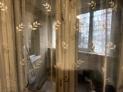 квартира за адресою Ревуцького вул., 18