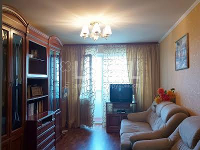 квартира за адресою Космонавта Поповича вул. (Космонавта Волкова), 4