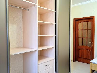 квартира за адресою Вишняківська вул., 9