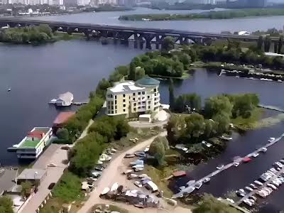 комерційна за адресою Київ, Набережно-Печерська дорога, 10