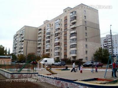 квартира за адресою Автозаводська вул., 5а