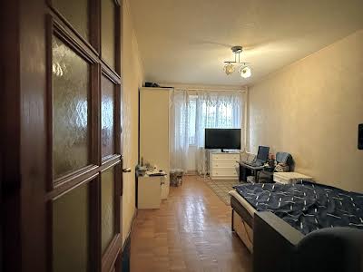 квартира за адресою Братиславська вул., 44/2