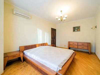 квартира по адресу Степана Руданского ул., 4-6