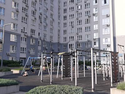 квартира за адресою Драгоманова вул., 10
