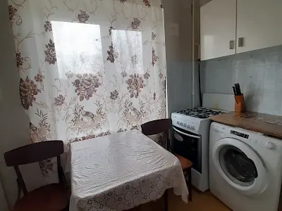 квартира за адресою Богатирська вул., 8