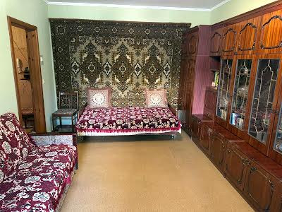 квартира по адресу Ревуцкого ул., 18