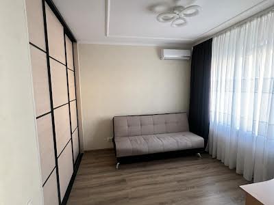 квартира по адресу Софии Русовой ул., 7