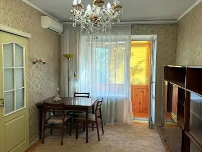 квартира за адресою Набережно-Хрещатицька вул., 33