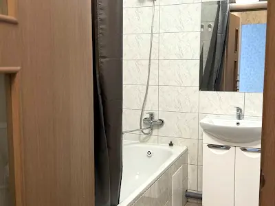 квартира за адресою Салютна вул., 2к3