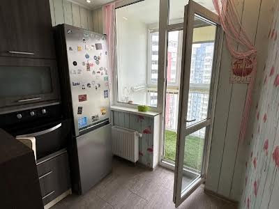 квартира за адресою Драгоманова вул., 2-Б